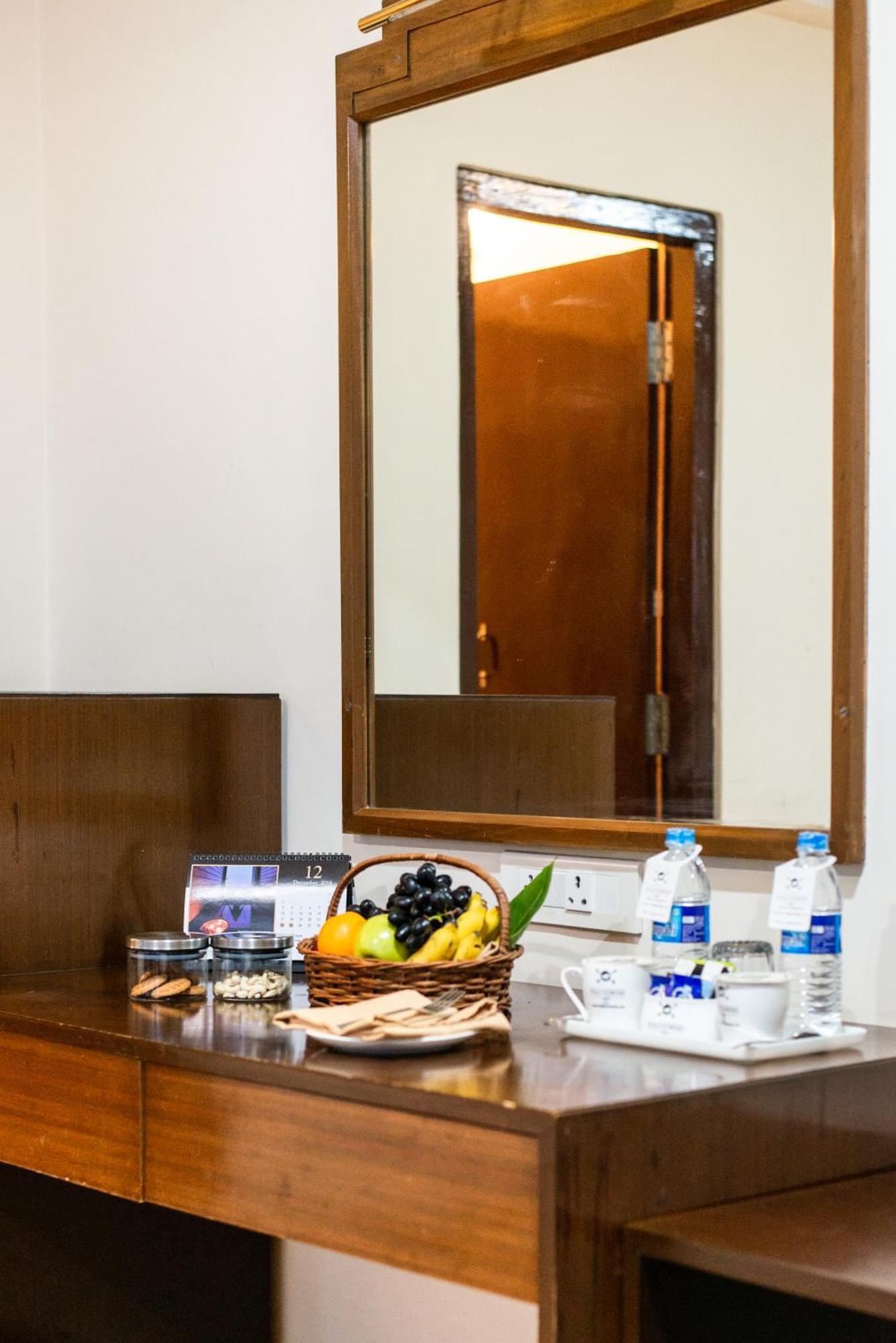 Polo Tura Hotel Экстерьер фото