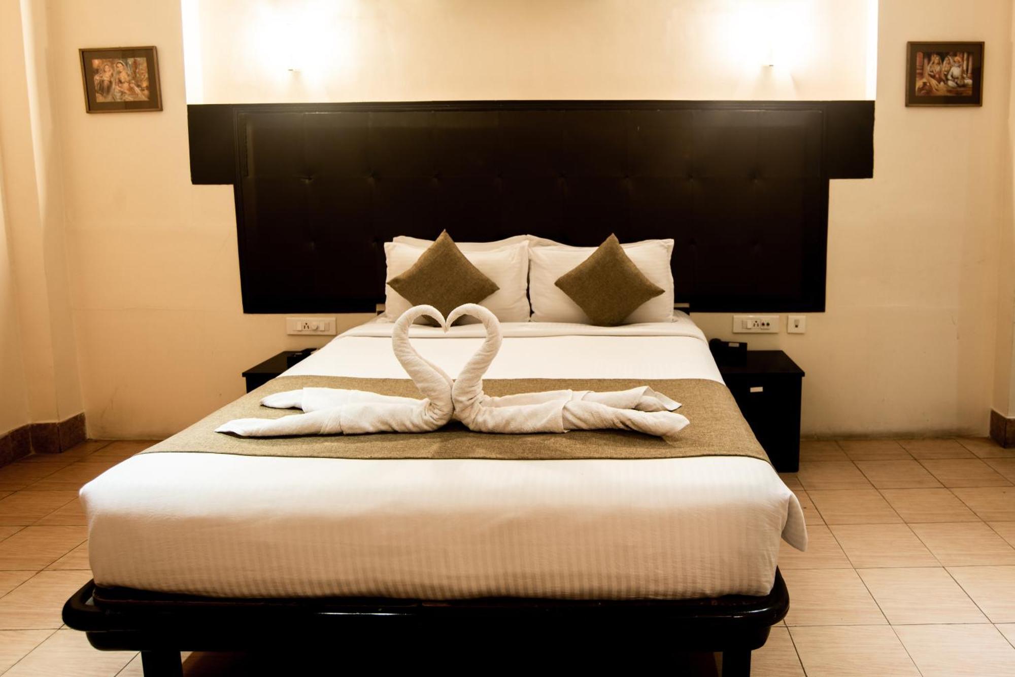 Polo Tura Hotel Экстерьер фото